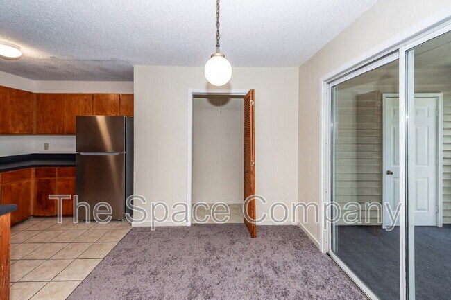 Building Photo - 2020 Coldspring Dr