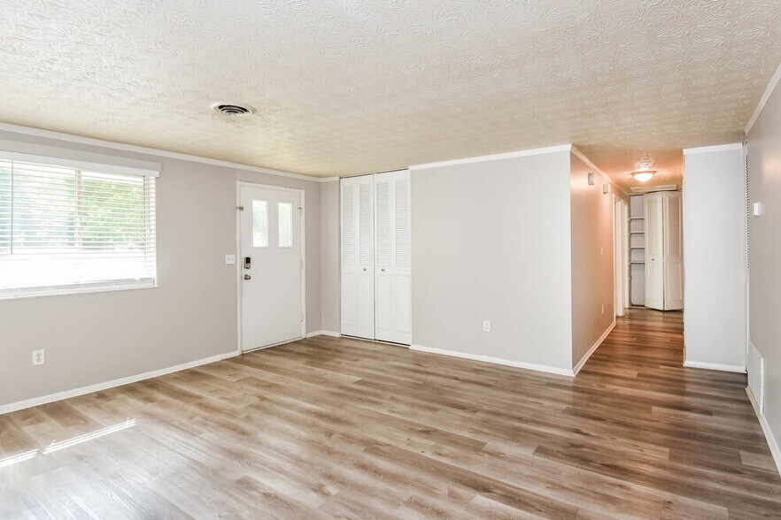 Building Photo - 1860 Suwanee Ridge Ct NW