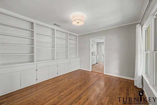 Building Photo - Vintage Charm Meets Modern Comfort Fully Updated 1942 Home in Fort Worth's Ridglea Area