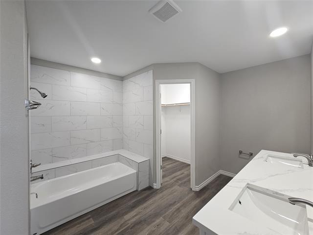 Building Photo - 2208 Teakwood Ct