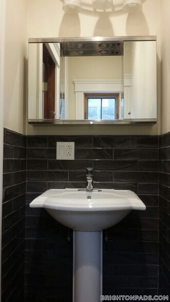 Building Photo - 46 Gerrish St