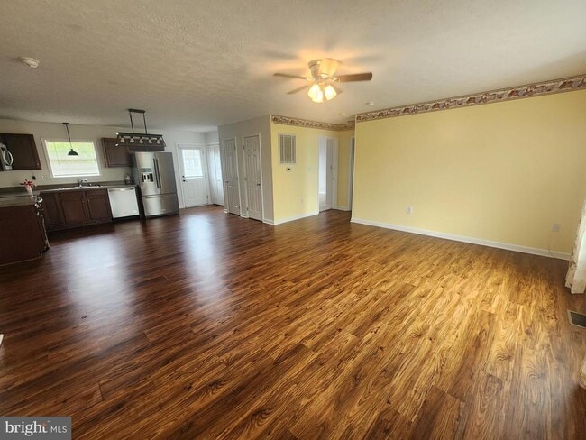 Building Photo - 227 Tather Dr