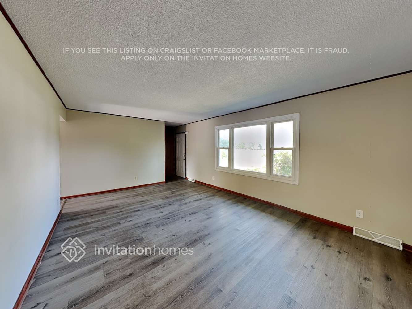 Building Photo - 13010 Deerwood Ln N