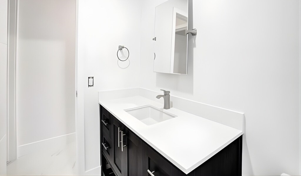 Building Photo - 7881 Hope St