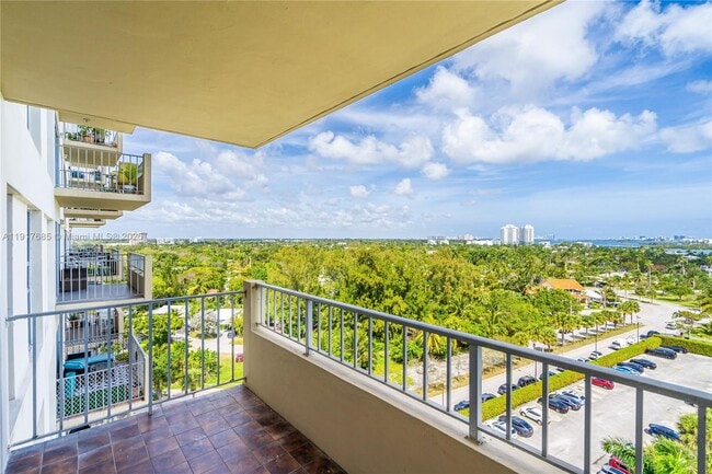 Building Photo - 880 NE 69th St