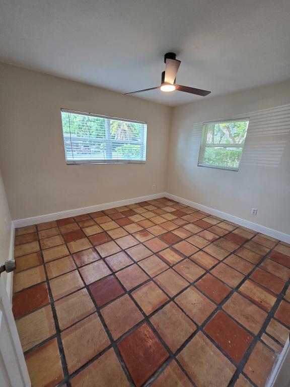 Building Photo - 2921 Sunset Rd