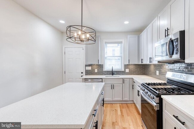 Building Photo - 217 N Belnord Ave