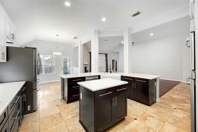 Building Photo - 3806 Azur Ln