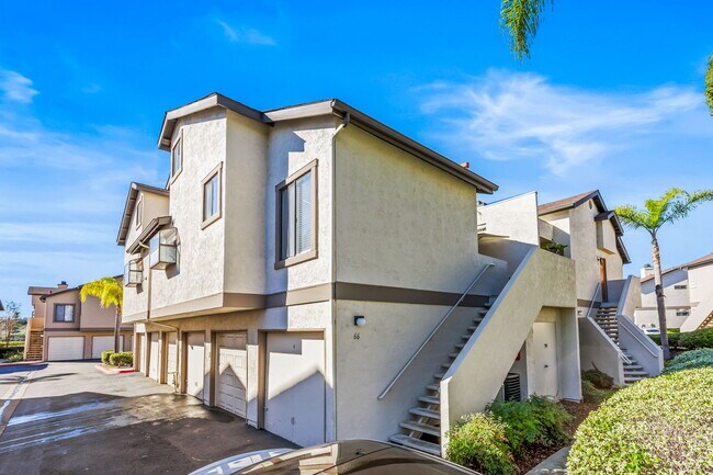 Building Photo - 3650 Avocado Village Ct