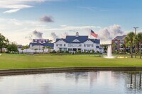 Building Photo - 20050 Oak Rd E