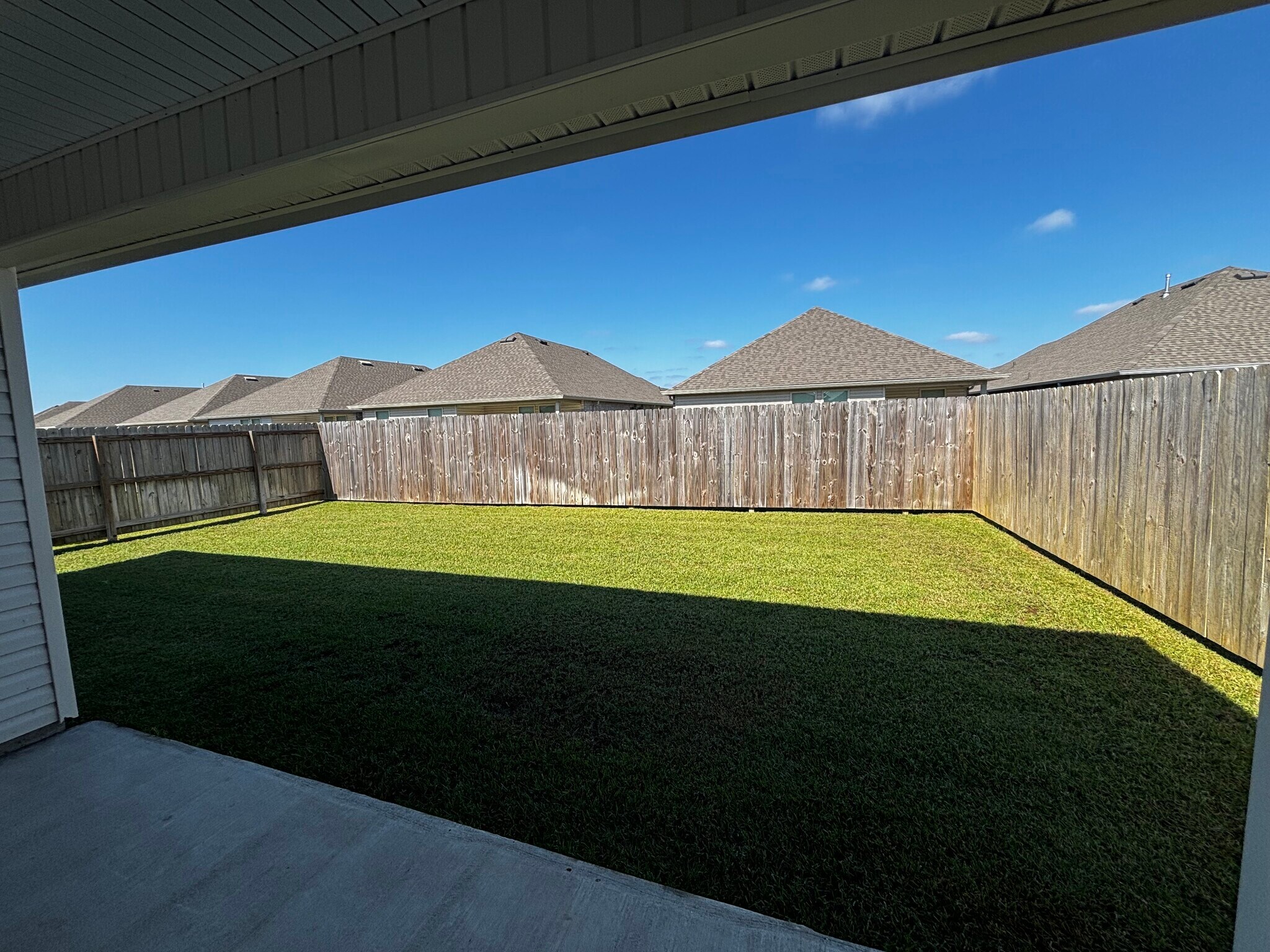 Building Photo - 5928 Pier Park Ave