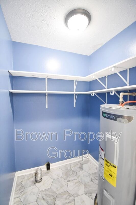 Building Photo - 7546 Southgate Rd