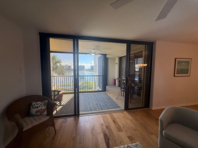Building Photo - Luxury, furnished seasonal rental, Tequest...