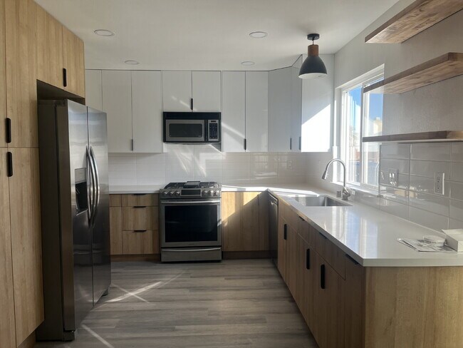 Building Photo - "Charming 4-Bedroom Coastal Retreat with 2 Baths"