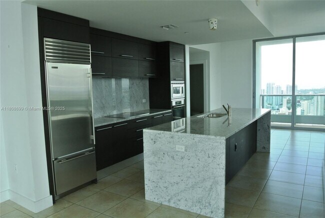 Building Photo - 900 Biscayne Blvd