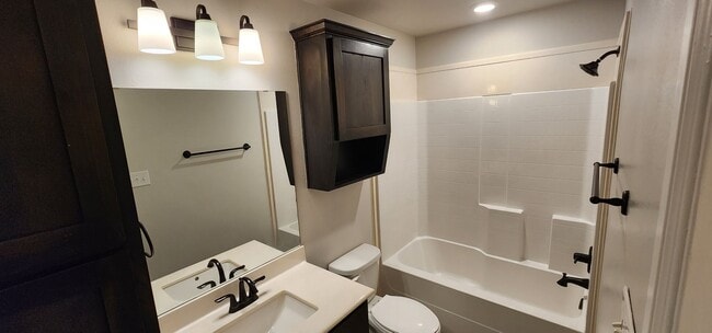Building Photo - Gorgeous 3 bed/2 bath in Trimmier Estates ...