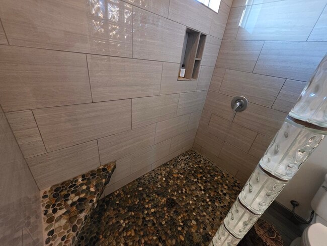 Building Photo - 1367 Kakae Pl