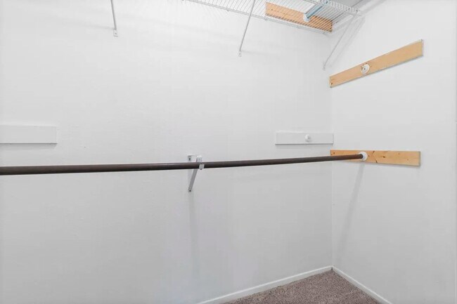 Building Photo - 18703 Lippizaner Dr