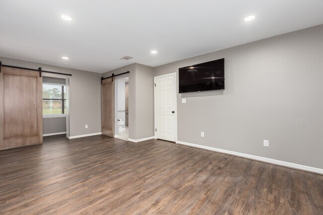 Building Photo - 9344 US-69
