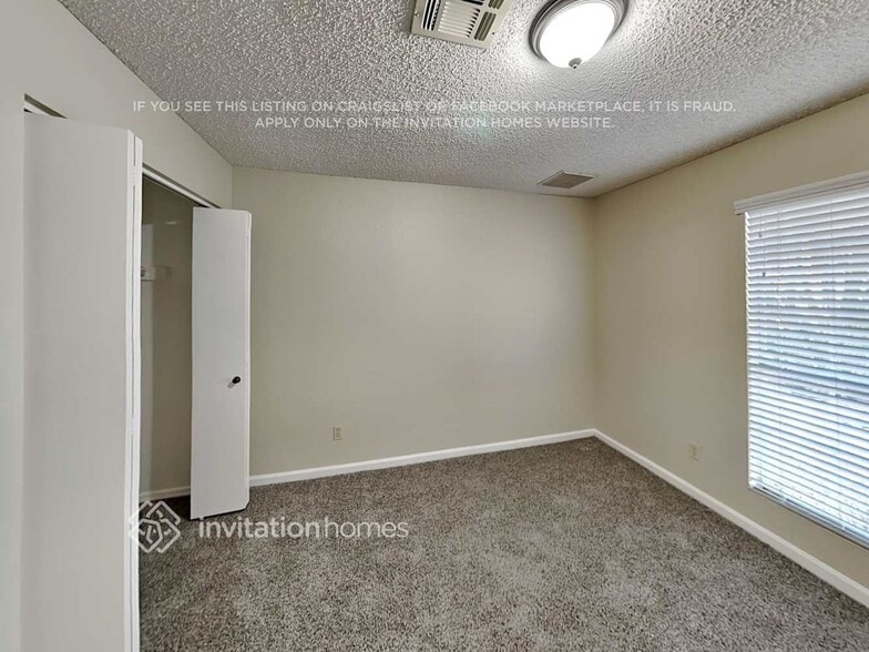 Building Photo - 7748 W Cherry Hills Dr