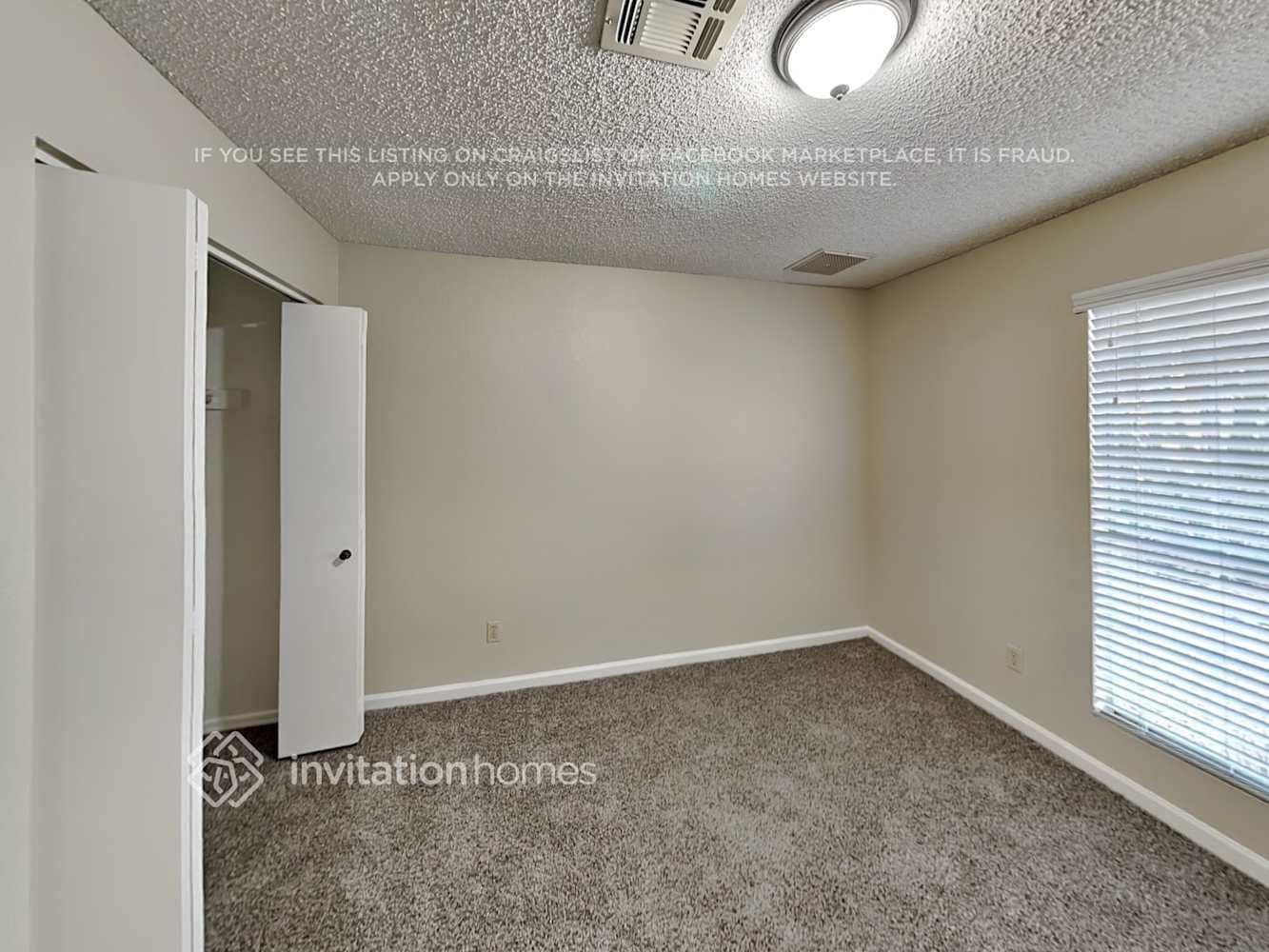 Building Photo - 7748 W Cherry Hills Dr