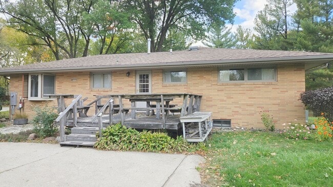 Primary Photo - Charming 3-Bedroom Home on Spacious Land Just South of Ankeny