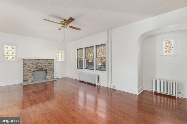 Building Photo - 20 Easton Rd