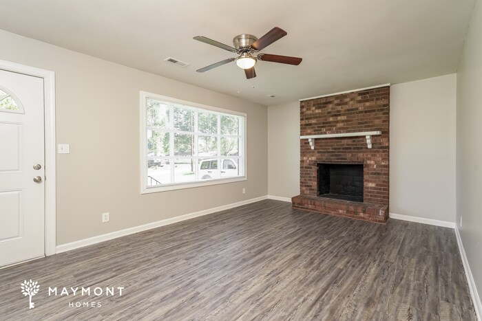Building Photo - 5160 Largo Dr