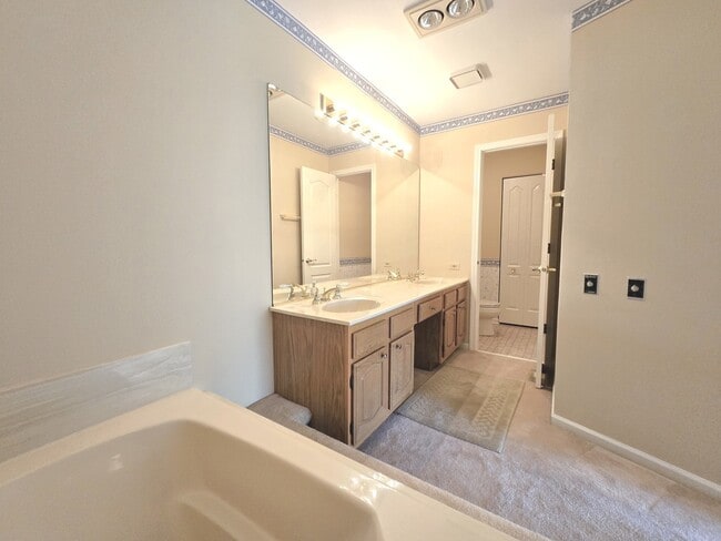 Building Photo - 713 Alsace Ct