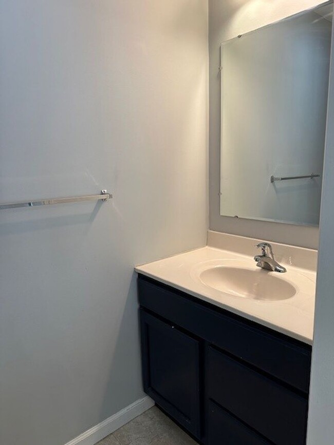 Building Photo - Welcome to this 3 bedroom, 1.5 bathroom to...