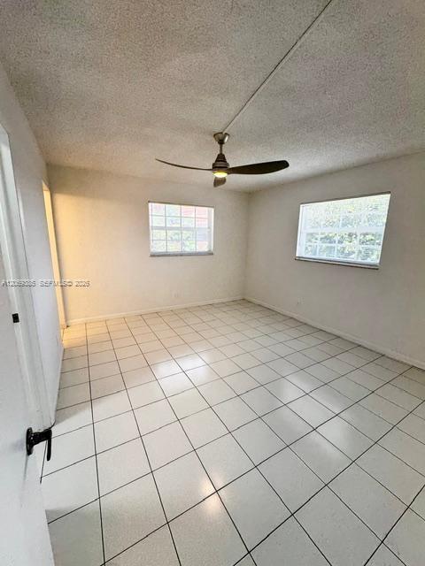 Building Photo - 610 Tennis Club Dr