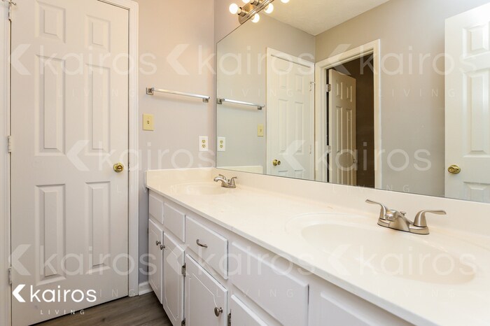 Building Photo - 105 Fawn Dr