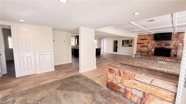 Building Photo - 1819 S Beverly Way