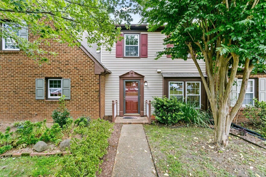 Primary Photo - 117 Wellesley Dr