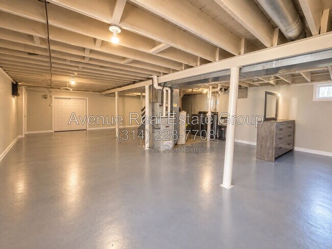 Building Photo - 516 Alcove Ave