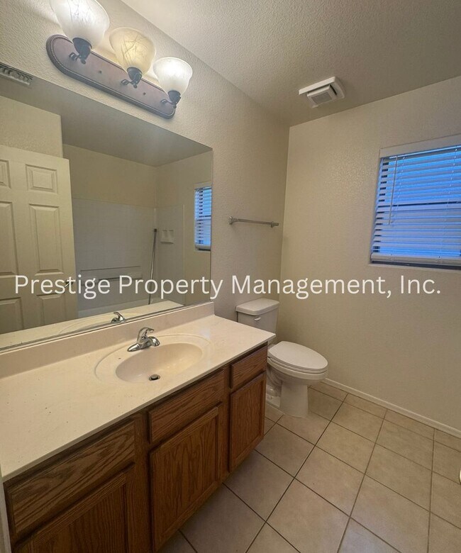 Building Photo - This 4/2 Vail home is what you've been looking for!!