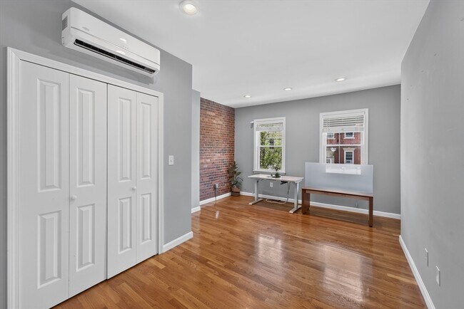 Building Photo - 353 Sumner St