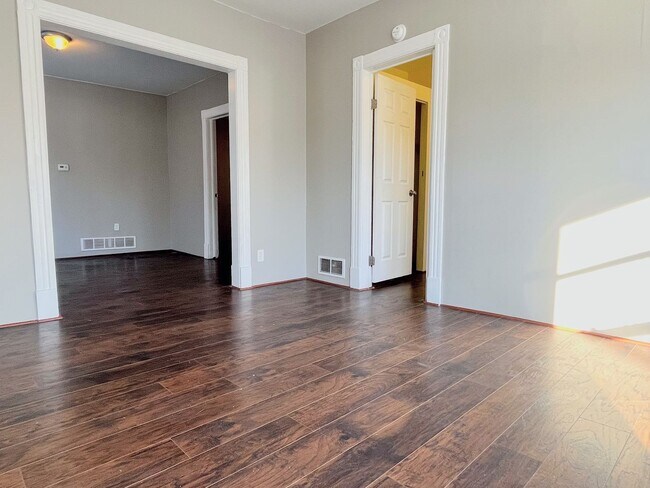 Building Photo - 116 Hawley St