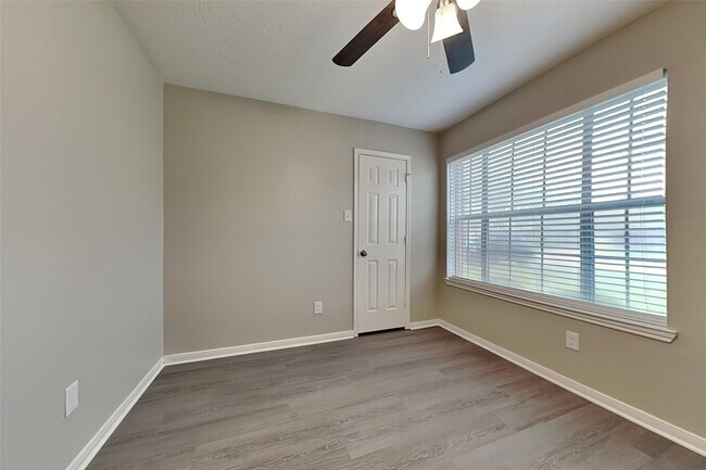 Building Photo - 31115 Perlican Dr