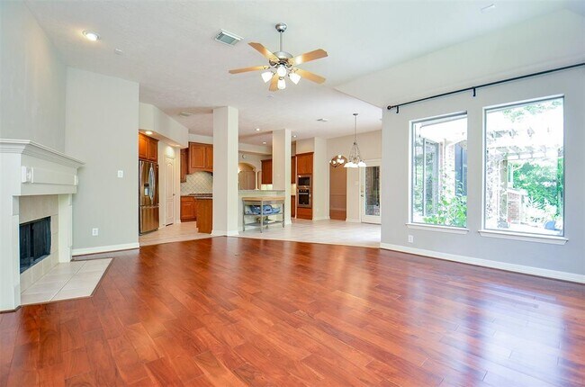 Building Photo - 7610 Breezeway Bend Ln