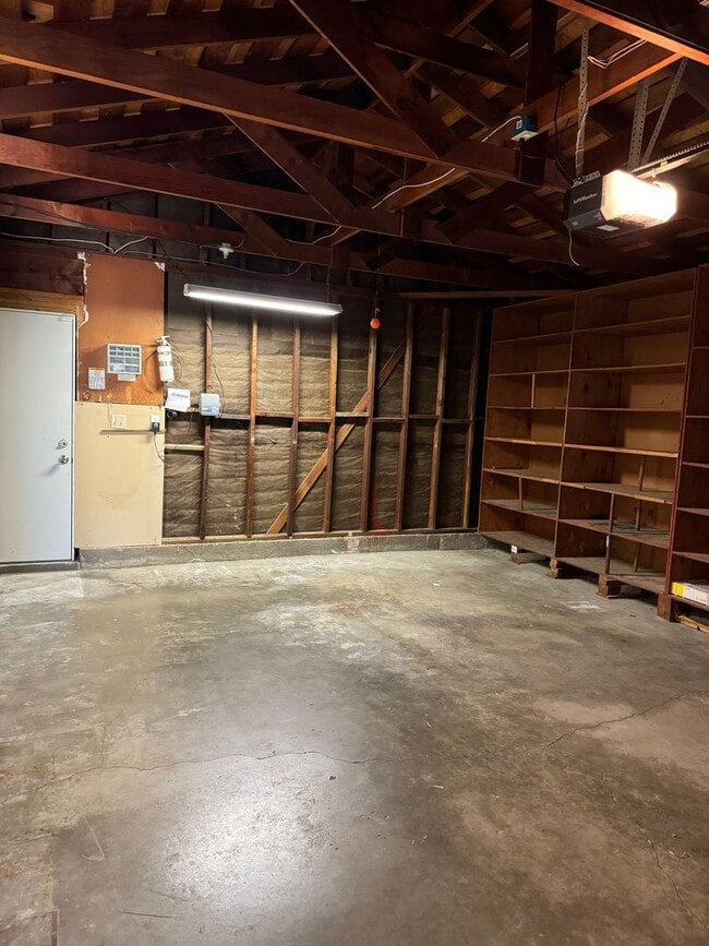 Building Photo - 430 Blue Ridge Dr