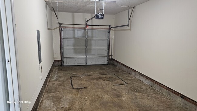 Building Photo - 204 Sterling Rd