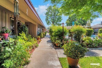 Building Photo - Charming 2BR Condo in Fresno