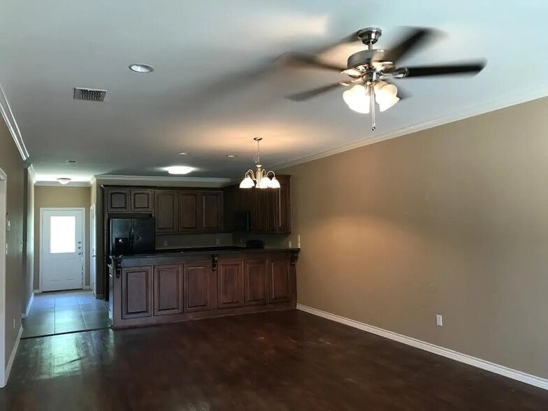 Building Photo - 101 Lemons Dr