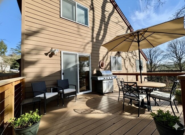 Building Photo - Spacious SW Tigard Retreat with Entertainer’s Backyard & Modern Chef’s Kitchen