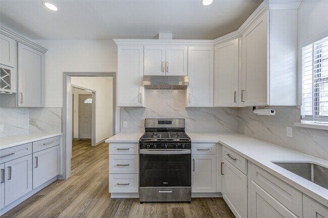 Building Photo - 7109 Kari Ln