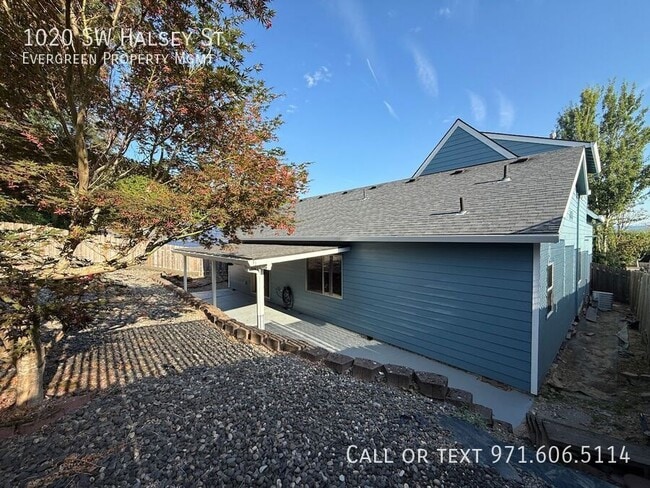 Building Photo - 1020 SW Halsey St