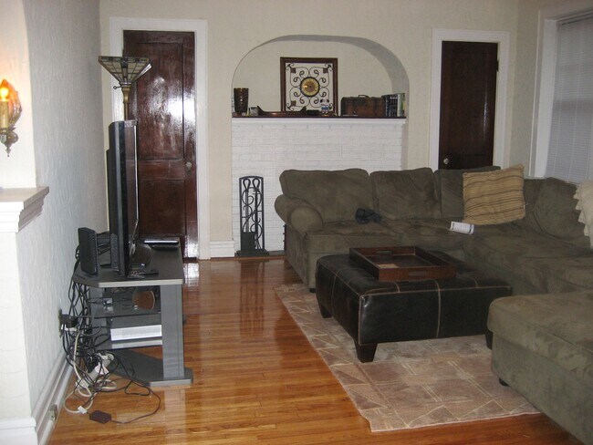 Building Photo - 1081 Terrace Dr