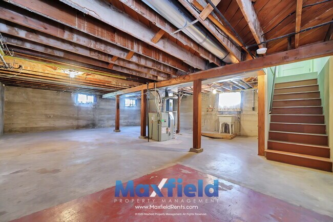 Building Photo - LEASE SPECIAL ! Sugarhouse Bungalow 2 BD 1 BA 1GA - 1500+ sq ft