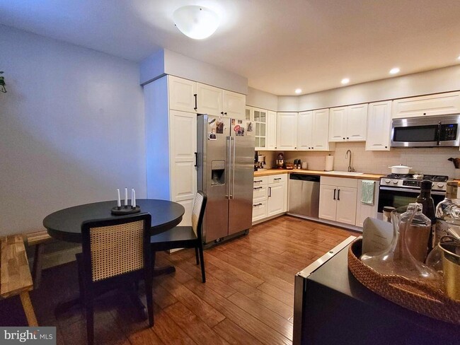 Building Photo - 1106 Lombard St